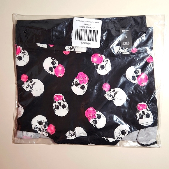 ❤️NWT VINTAGE TORRID BUBBLEGUM SKULL PRINT BOYSHORT PANTY - HALLOWEEN - Picture 4 of 8